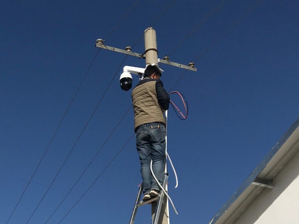 安裝監控攝像頭需要多少錢？怎樣找到性價比高的設備