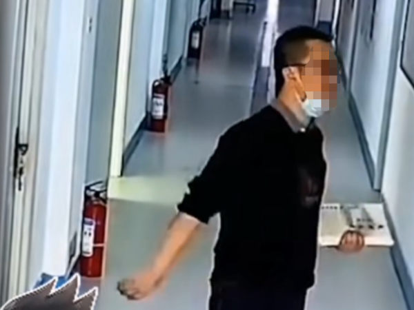 學(xué)校視頻監(jiān)控系統(tǒng)記錄下的他笑了，你呢？