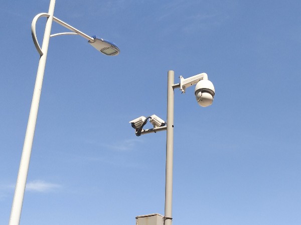 高清視頻監控系統記錄下的驚心動魄的一幕